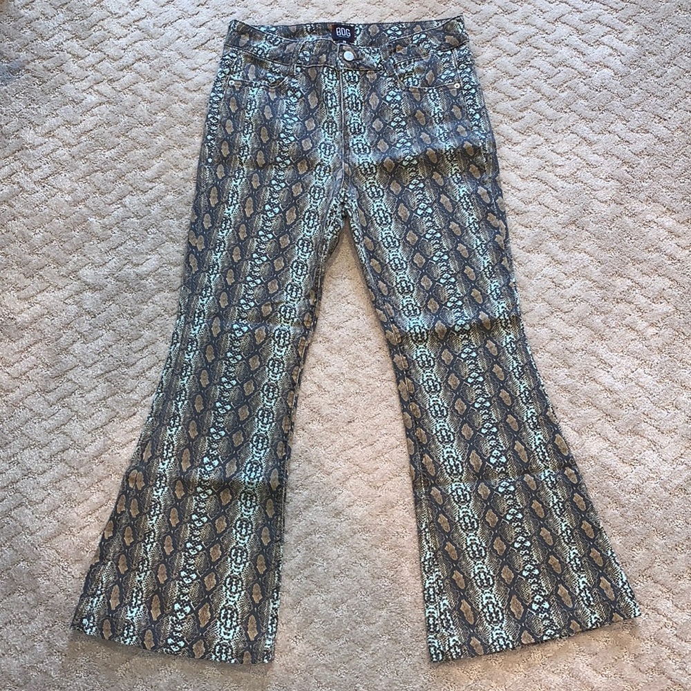 SNAKE SKIN PRINT BELL BOTTOM JEANS